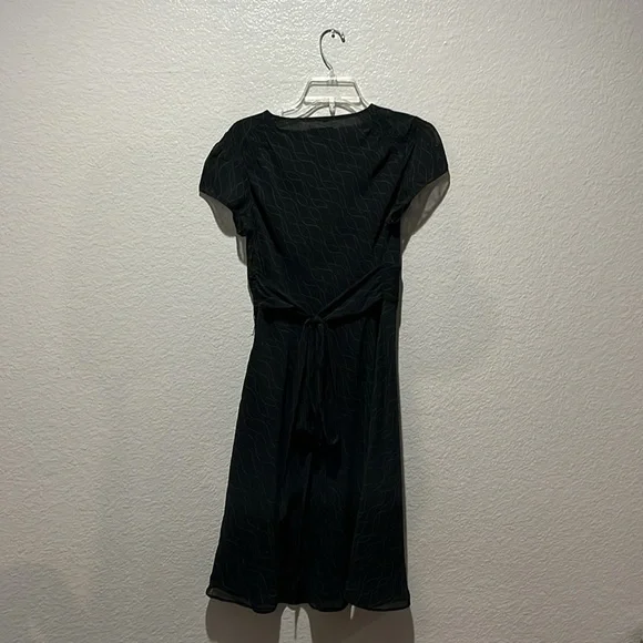 Ann Taylor LOFT Black Dress Midi Geometric Print Flowy with Belt Size 4 - Picture 8 of 14